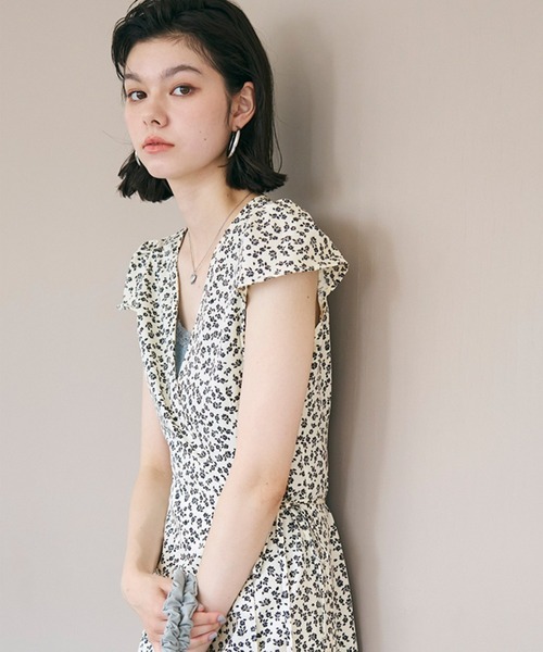 coca(coca)(コカ)の「ウエストリボン花柄カシュクールワンピース(ワンピース・レディース・ネイビー/アイボリー・ONE SIZE)」の10枚目の写真