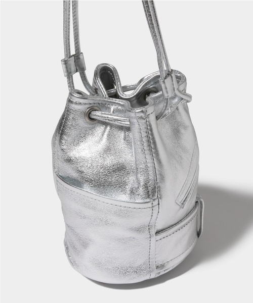 beautiful people（ビューティフルピープル）の「riders mini drawstring bag silver（ショルダーバッグ・レディース・シルバー・FREE）」の3枚目の写真