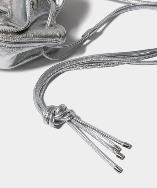 beautiful people（ビューティフルピープル）の「riders mini drawstring bag silver（ショルダーバッグ・レディース・シルバー・FREE）」の5枚目の写真