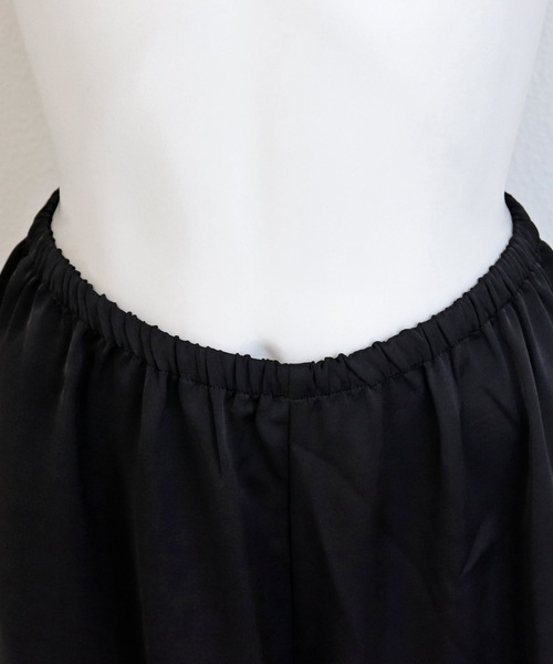 OSYAREVO(オシャレボ)の「サテン ワイドパンツ(その他パンツ・レディース・バーガンディー/グレー/ブラック・LARGE/MEDIUM)」の14枚目の写真