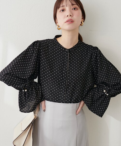 natural couture（ナチュラルクチュール）の「袖口パールキャンディースリーブブラウス（シャツ/ブラウス・レディース・ベージュ/その他1/オフホワイト/グレイッシュベージュ/サックスブルー/ピンク系その他・FREE）」の9枚目の写真