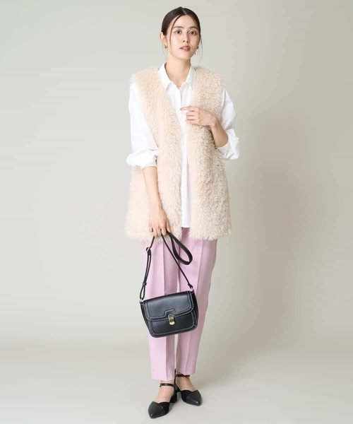 a.v.v（アーヴェヴェ）の「フェイクファーベスト（ダウンベスト・レディース・アイボリー・38/40/36）」の2枚目の写真