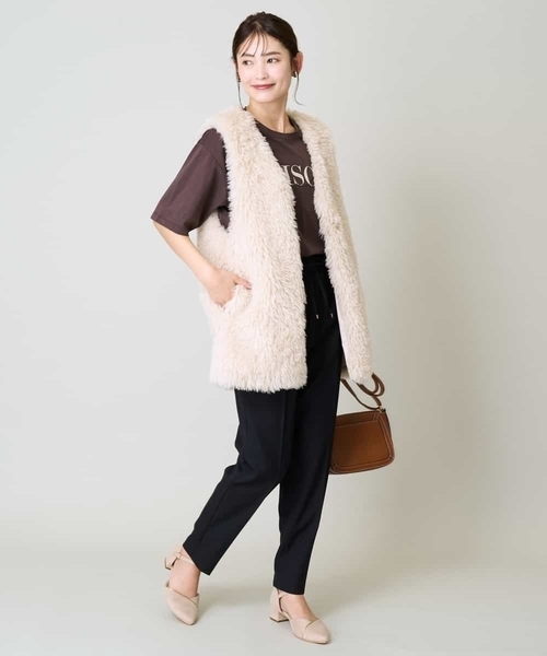 a.v.v（アーヴェヴェ）の「フェイクファーベスト（ダウンベスト・レディース・アイボリー・38/40/36）」の10枚目の写真