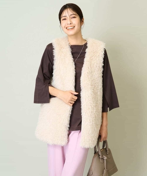 a.v.v（アーヴェヴェ）の「フェイクファーベスト（ダウンベスト・レディース・アイボリー・38/40/36）」の12枚目の写真