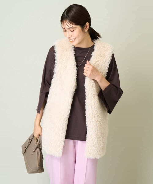 a.v.v（アーヴェヴェ）の「フェイクファーベスト（ダウンベスト・レディース・アイボリー・38/40/36）」の13枚目の写真