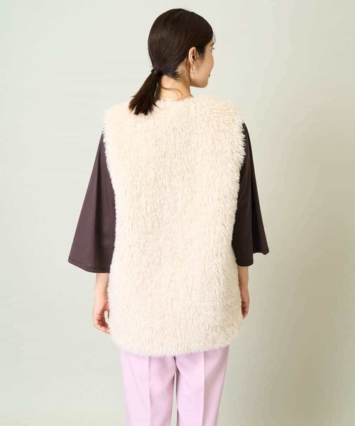 a.v.v（アーヴェヴェ）の「フェイクファーベスト（ダウンベスト・レディース・アイボリー・38/40/36）」の21枚目の写真