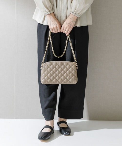 URBAN RESEARCH ROSSO WOMEN（アーバンリサーチ　ロッソ）の「AULENTTI　キルティングバッグ（ショルダーバッグ・レディース・ブラック/ベージュ・FREE）」の2枚目の写真