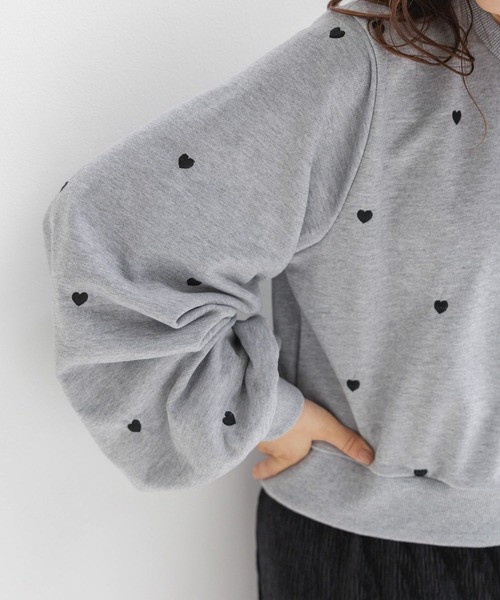 mysty woman（ミスティウーマン）の「【WEB限定】ハート刺繍スウェットプルオーバー　152808（スウェット・レディース・グレー/ベージュ/ブラック・FREE）」の14枚目の写真