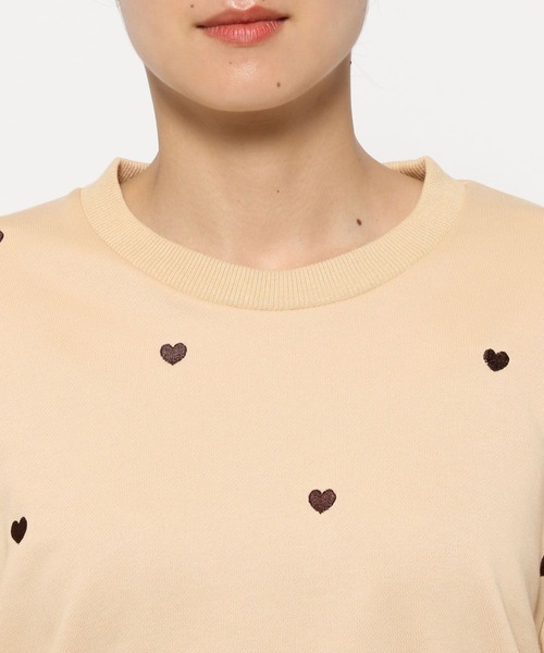 mysty woman（ミスティウーマン）の「【WEB限定】ハート刺繍スウェットプルオーバー　152808（スウェット・レディース・グレー/ベージュ/ブラック・FREE）」の13枚目の写真