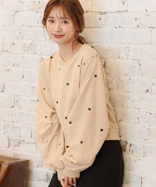 mysty woman（ミスティウーマン）の「【WEB限定】ハート刺繍スウェットプルオーバー　152808（スウェット・レディース・グレー/ベージュ/ブラック・FREE）」の7枚目の写真