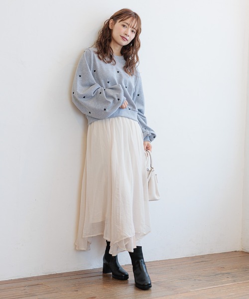 mysty woman（ミスティウーマン）の「【WEB限定】ハート刺繍スウェットプルオーバー　152808（スウェット・レディース・グレー/ベージュ/ブラック・FREE）」の4枚目の写真