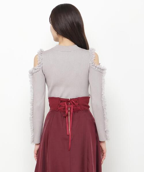 AND COUTURE（アンドクチュール）の「チュールフリルオフショルニットプルオーバー（ニット/セーター・レディース・ブラック/グレー/オフホワイト・FREE）」の22枚目の写真