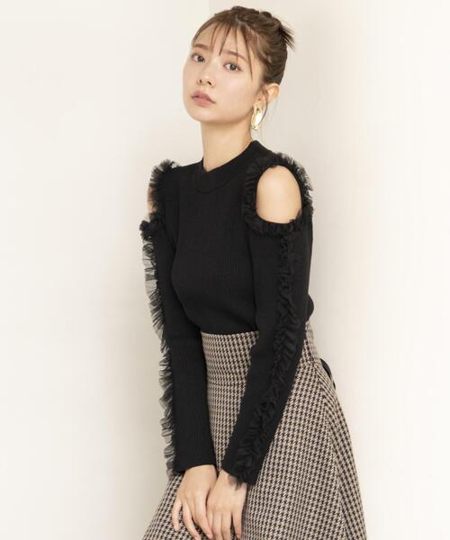 AND COUTURE（アンドクチュール）の「チュールフリルオフショルニットプルオーバー（ニット/セーター・レディース・ブラック/グレー/オフホワイト・FREE）」の17枚目の写真