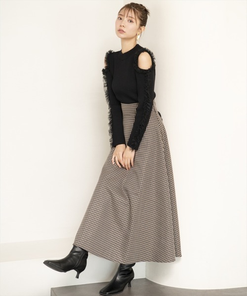 AND COUTURE（アンドクチュール）の「チュールフリルオフショルニットプルオーバー（ニット/セーター・レディース・ブラック/グレー/オフホワイト・FREE）」の10枚目の写真