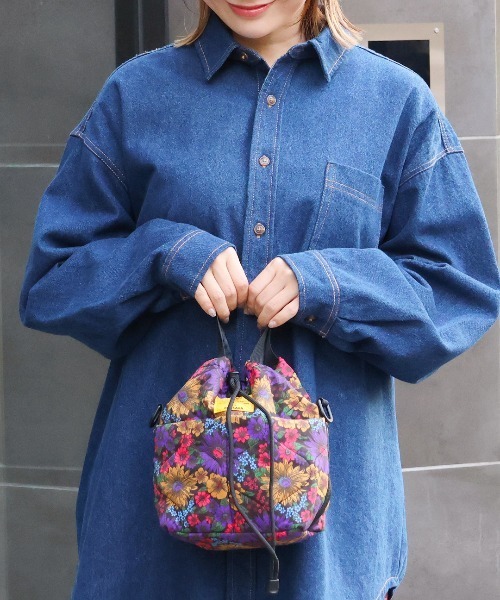 KiU（キウ）の「KiU コラボ パデット巾着ミニバッグ（ショルダーバッグ・レディース・その他1/その他2・FREE）」の5枚目の写真