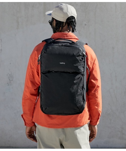 Bellroy(ベルロイ)の「Bellroy/バックパック/リュックサック Lite Travel Pack 38L(バックパック/リュック・メンズ・ブラック・ONE SIZE)」の1枚目の写真