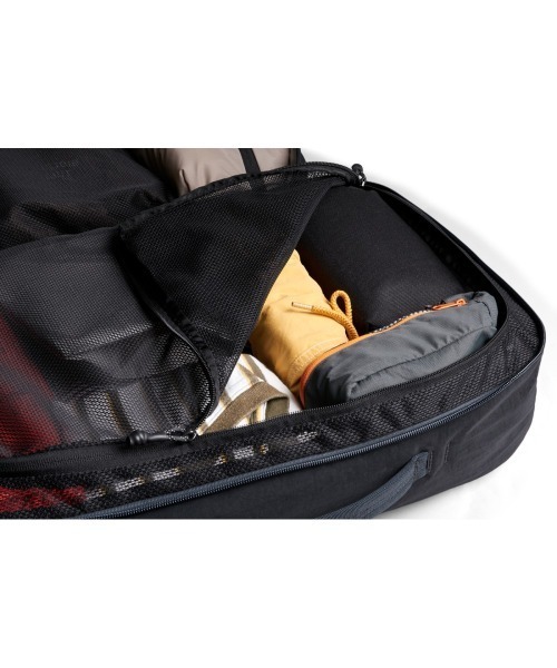 Bellroy(ベルロイ)の「Bellroy/バックパック/リュックサック Lite Travel Pack 38L(バックパック/リュック・メンズ・ブラック・ONE SIZE)」の5枚目の写真