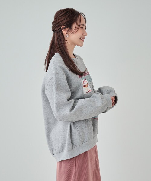 Cutie Blonde（キューティーブロンド）の「◆【あったか/S-LL】グラフィックアソート 裏起毛スウェット（スウェット・レディース・ブラック系3/ホワイト系3/チャコール/ピンク系9/グレー系1/ライトグレー系2・04/03/02/01）」の12枚目の写真