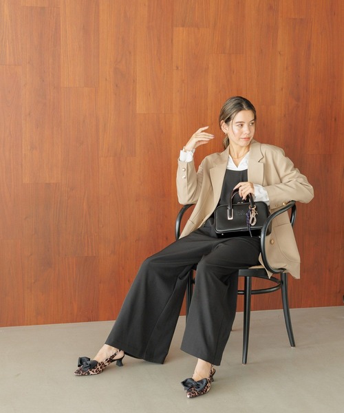 BAYFLOW（ベイフロー）の「[荷物の出し入れもしやすい]エンボスロゴミニボストンショルダーバッグ（ショルダーバッグ・レディース・その他/ブラック/キャメル・FREE）」の7枚目の写真