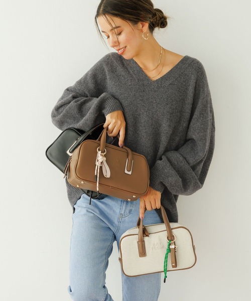 BAYFLOW（ベイフロー）の「[荷物の出し入れもしやすい]エンボスロゴミニボストンショルダーバッグ（ショルダーバッグ・レディース・その他/ブラック/キャメル・FREE）」の22枚目の写真