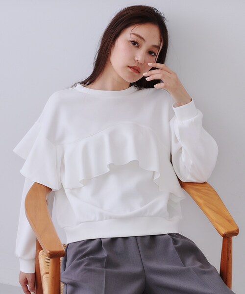OPAQUE.CLIP(オペークドットクリップ)の「フリルアシメトップス【洗濯機洗い可】(Tシャツ/カットソー・レディース・ホワイト/ブラック/グレー・38/40/42)」の4枚目の写真