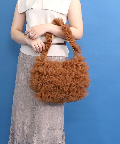 SMIR NASLI（サミールナスリ）の「ふわふわチュールワンショルダーバッグ（ショルダーバッグ・レディース・ブラック/キャメル/グレー・FREE）」の3枚目の写真