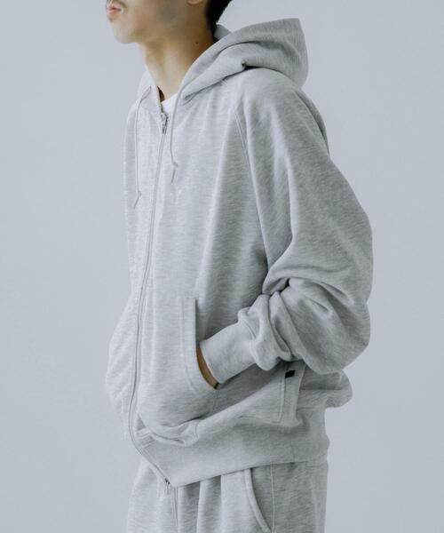 DAIWA PIER39（ダイワピア39）の「DAIWA PIER39　TECH SWEAT FREEDOM ZIP PARKA（パーカー・メンズ・グレー/ブラック・SMALL/MEDIUM/LARGE/X-LARGE）」の5枚目の写真