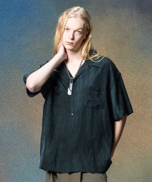 glamb(グラム)の「Crack Open Collar Shirt / クラックオープンカラーシャツ(シャツ/ブラウス・メンズ・ブルー/ブラック/ホワイト・S/M/L)」の3枚目の写真