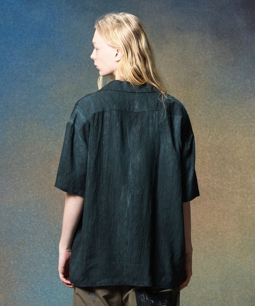 glamb(グラム)の「Crack Open Collar Shirt / クラックオープンカラーシャツ(シャツ/ブラウス・メンズ・ブルー/ブラック/ホワイト・S/M/L)」の8枚目の写真