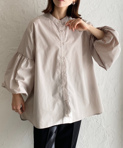 She's Closet（シーズクローゼット）の「スタンドカラー裾フレアバルーンスリーブボリューム袖ブラウス（シャツ/ブラウス・レディース・グレイッシュベージュ/ブラック/ホワイト・FREE）」の3枚目の写真