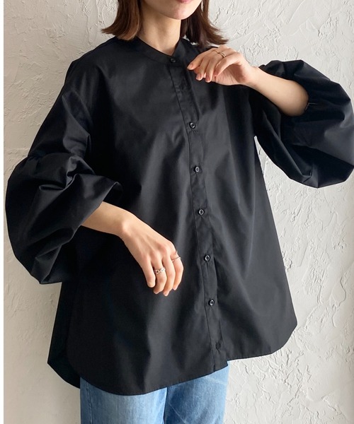 She's Closet（シーズクローゼット）の「スタンドカラー裾フレアバルーンスリーブボリューム袖ブラウス（シャツ/ブラウス・レディース・グレイッシュベージュ/ブラック/ホワイト・FREE）」の2枚目の写真