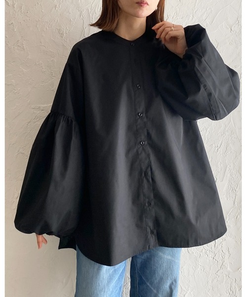 She's Closet（シーズクローゼット）の「スタンドカラー裾フレアバルーンスリーブボリューム袖ブラウス（シャツ/ブラウス・レディース・グレイッシュベージュ/ブラック/ホワイト・FREE）」の5枚目の写真