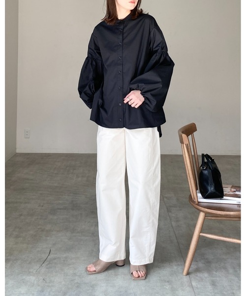 She's Closet（シーズクローゼット）の「スタンドカラー裾フレアバルーンスリーブボリューム袖ブラウス（シャツ/ブラウス・レディース・グレイッシュベージュ/ブラック/ホワイト・FREE）」の6枚目の写真