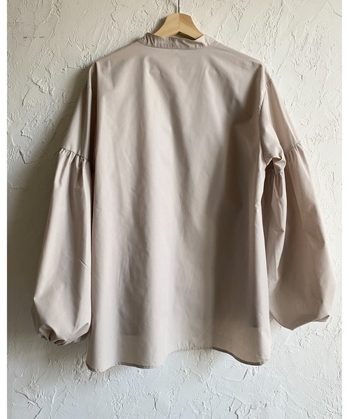 She's Closet（シーズクローゼット）の「スタンドカラー裾フレアバルーンスリーブボリューム袖ブラウス（シャツ/ブラウス・レディース・グレイッシュベージュ/ブラック/ホワイト・FREE）」の13枚目の写真