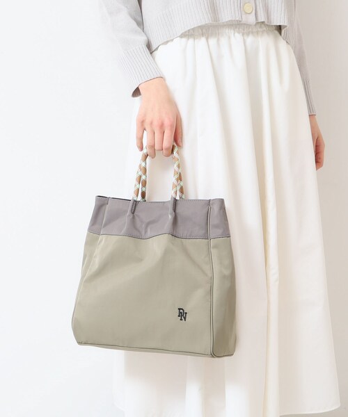 Dessin(デッサン)の「2WAYカラーコードナイロントート(トートバッグ・レディース・ブラック/ブラウン系その他6/チャコール/カーキ系3・00)」の4枚目の写真
