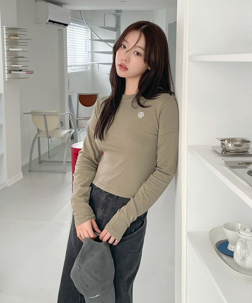 muahmuah（ムーアムーア）の「A'GEM/9 × .kom 『『muah muah/ムーアムーア』LAYERED LONG SLEEVE T-SHIRT/レイヤードロングスリーブTEE（Tシャツ/カットソー・レディース・ネイビー/カーキ/アイボリー/ブラック・FREE）」の18枚目の写真