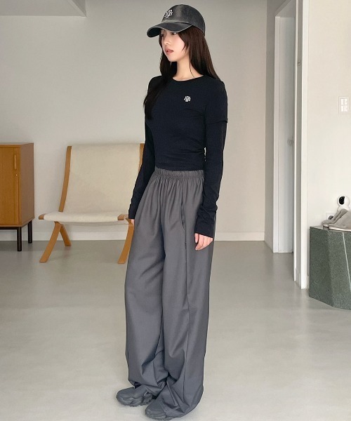 muahmuah（ムーアムーア）の「A'GEM/9 × .kom 『『muah muah/ムーアムーア』LAYERED LONG SLEEVE T-SHIRT/レイヤードロングスリーブTEE（Tシャツ/カットソー・レディース・ネイビー/カーキ/アイボリー/ブラック・FREE）」の21枚目の写真