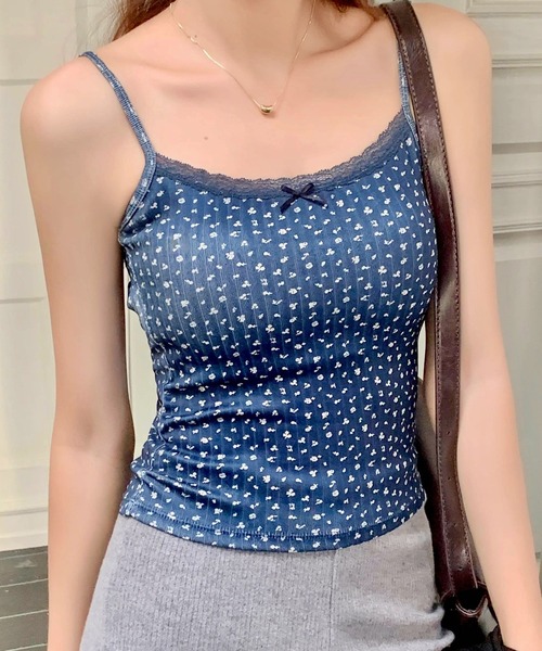 everycoco（エブリーココ）の「レーストリム小花柄キャミソール　カップ付き（キャミソール・レディース・ホワイト/ネイビー/アイボリー・FREE）」の3枚目の写真