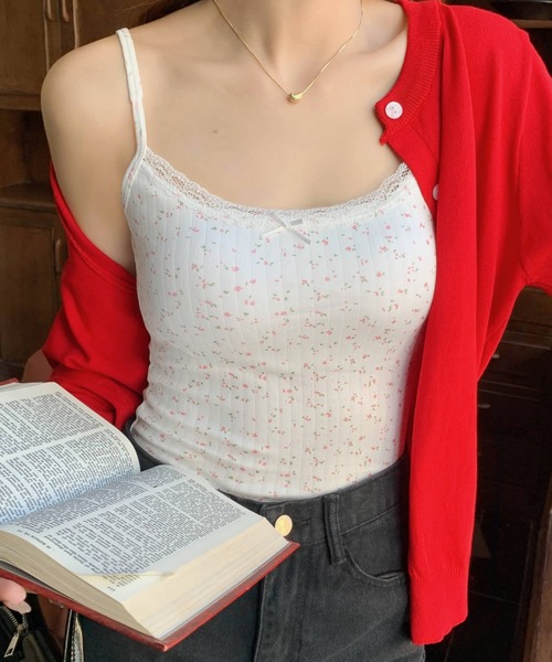 everycoco（エブリーココ）の「レーストリム小花柄キャミソール　カップ付き（キャミソール・レディース・ホワイト/ネイビー/アイボリー・FREE）」の4枚目の写真