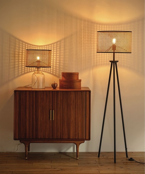 TIMELESS COMFORT(タイムレスコンフォート)の「ecruxe(エクリュクス) HEMMING FLOOR LAMP/ヘミングフロアランプ(照明・レディース・ナチュラル・ONE SIZE)」の5枚目の写真