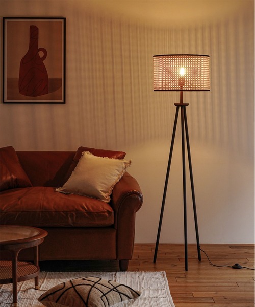 TIMELESS COMFORT(タイムレスコンフォート)の「ecruxe(エクリュクス) HEMMING FLOOR LAMP/ヘミングフロアランプ(照明・レディース・ナチュラル・ONE SIZE)」の3枚目の写真
