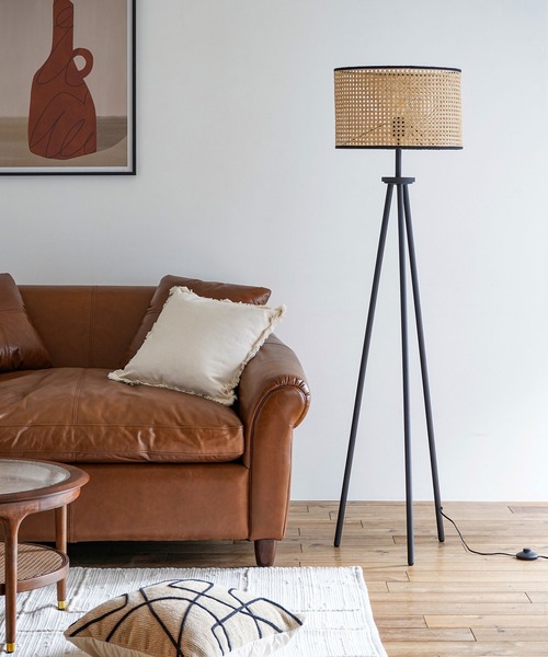 TIMELESS COMFORT(タイムレスコンフォート)の「ecruxe(エクリュクス) HEMMING FLOOR LAMP/ヘミングフロアランプ(照明・レディース・ナチュラル・ONE SIZE)」の2枚目の写真