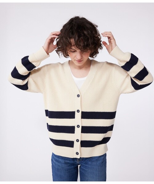 PETIT BATEAU(プチバトー)の「コットンニットカーディガン(カーディガン/ボレロ・レディース・ホワイト×ネイビー・XX-SMALL/X-SMALL/SMALL/MEDIUM/LARGE)」の2枚目の写真