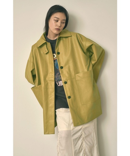 marjour（マージュール）の「FAKE LEATHER OVER JACKET（その他アウター・レディース・イエロー系その他/ブラック・MEDIUM）」の2枚目の写真