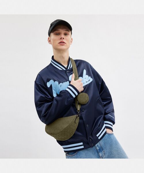 Coach ホール ソフト スリング バッグ シグネチャー ジャカード ホール ソフト スリング バッグ・シグネチャー ジャカード【公式通販】