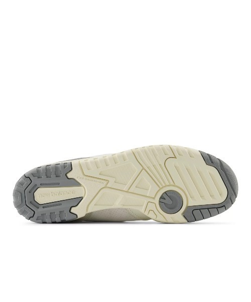 Kinetics(キネティクス)の「New Balance 550(ニューバランス 550)(スニーカー・メンズ・レッド系/グレー系/ブラック系・28cm/27.5cm/23cm/25cm/24.5cm/24cm/23.5cm/26cm/25.5cm/29cm/28.5cm/27cm/26.5cm)」の9枚目の写真