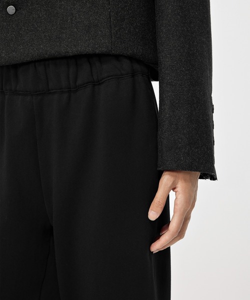 JNBY（ジェーエヌビーワイ）の「Spliced Straight-leg Jeans / スウェット×ジーンズ（デニムパンツ・レディース・ブラック・40/38/36）」の5枚目の写真