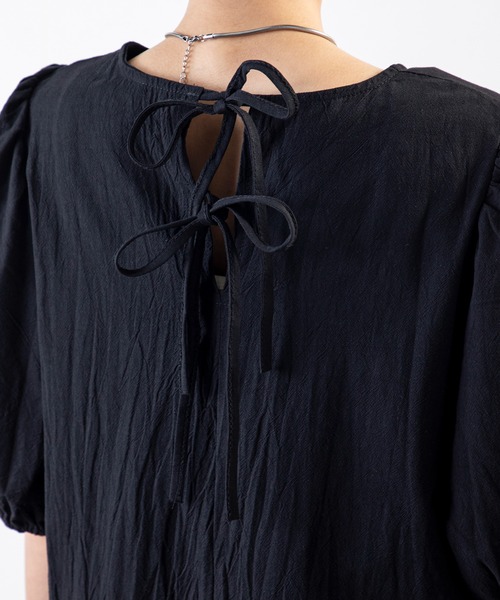 MILLION CARATS（ミリオンカラッツ）の「後ろ姿まで抜かりなく。華やかリボンが主役の、大人可愛いバックリボンサマーワンピース（ワンピース・レディース・ブラック/ベージュ/グリーン/ピンク・MEDIUM/LARGE）」の13枚目の写真