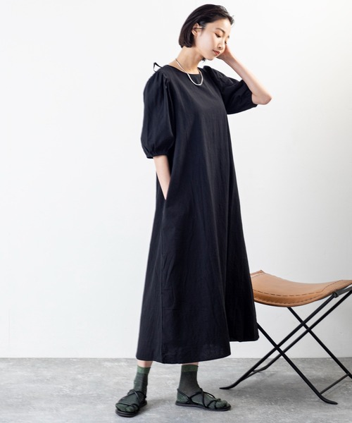 MILLION CARATS（ミリオンカラッツ）の「後ろ姿まで抜かりなく。華やかリボンが主役の、大人可愛いバックリボンサマーワンピース（ワンピース・レディース・ブラック/ベージュ/グリーン/ピンク・MEDIUM/LARGE）」の17枚目の写真