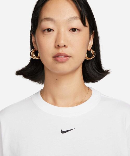 NIKE（ナイキ）の「ナイキ スポーツウェア ウィメンズ Tシャツ / Nike Sportswear Women's T-Shirt FD4150-100 White（Tシャツ/カットソー・レディース・ホワイト・XS/S/M/L/XL）」の20枚目の写真